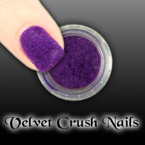 Nail Art Velvet Crush Nails