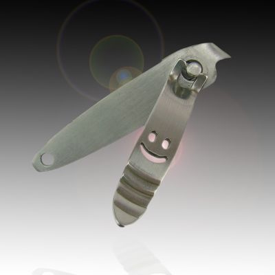 Freundlicher Nagel Knipser